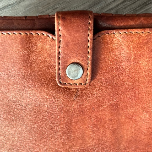 Vilenca Holland Wallet/Wristlet - Picture 3 of 16